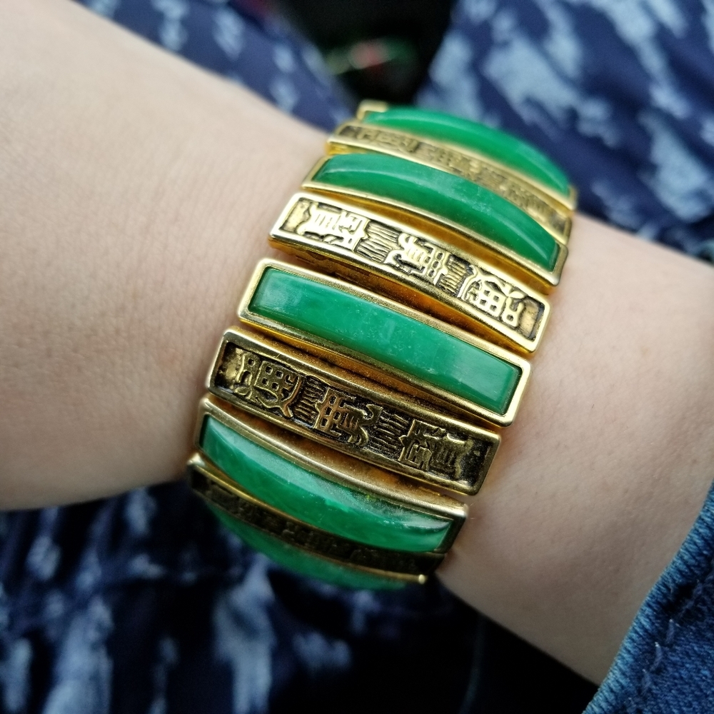 Relisted - vintage green and gold expansion bracelet Chinese characters theme - Picture 9 of 10